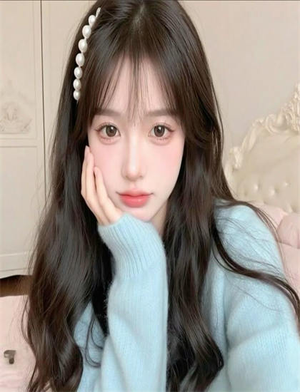 探索《眼镜里的海》的奥秘：隐藏细节与深层意义